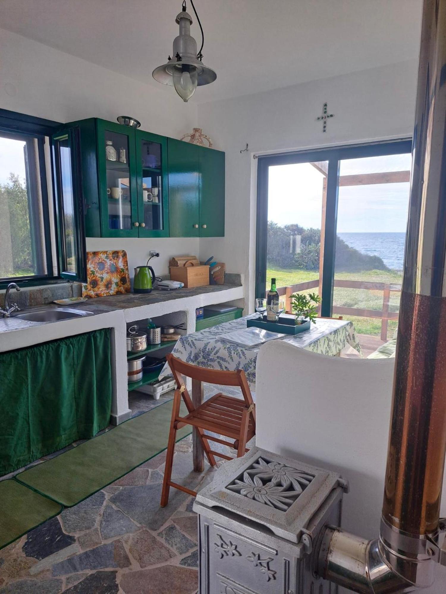 Vakantiehuis Charming On The Sea Turtle Apolakkia